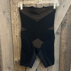 HONEYLOVE NWT Black Superpower Shapewear Bodysuit